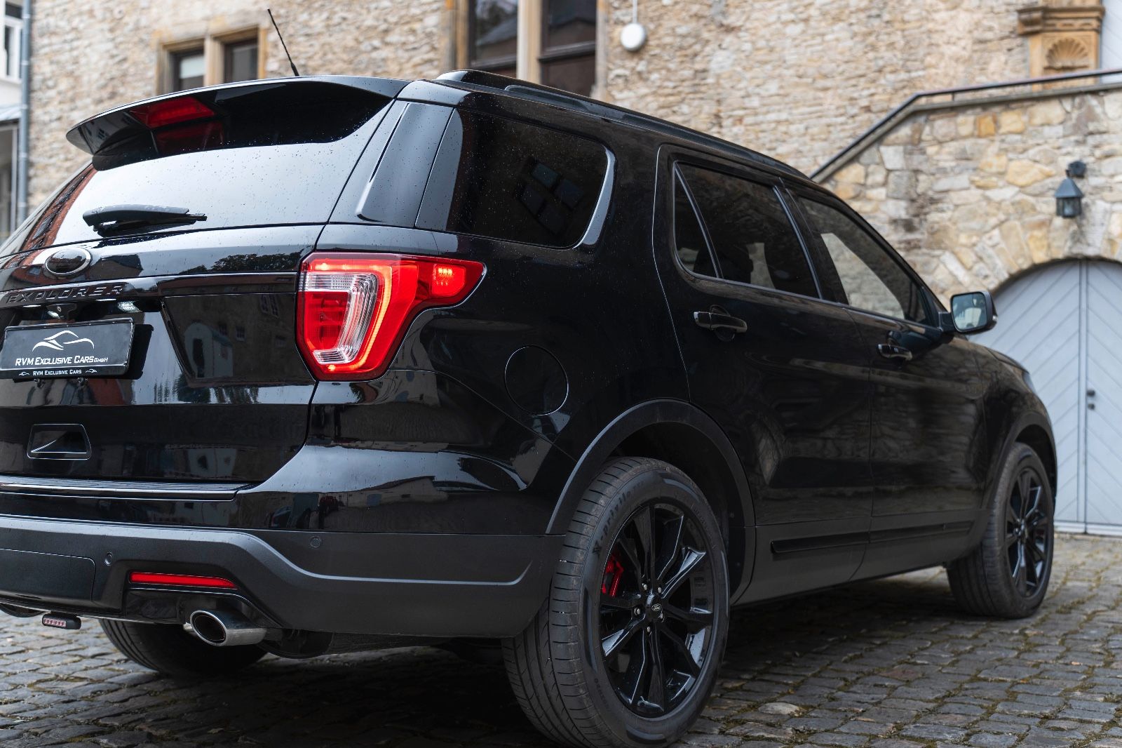 Fahrzeugabbildung Ford Explorer XLT 3,5L 4X4 LPG 6 SITZE KAM NAV