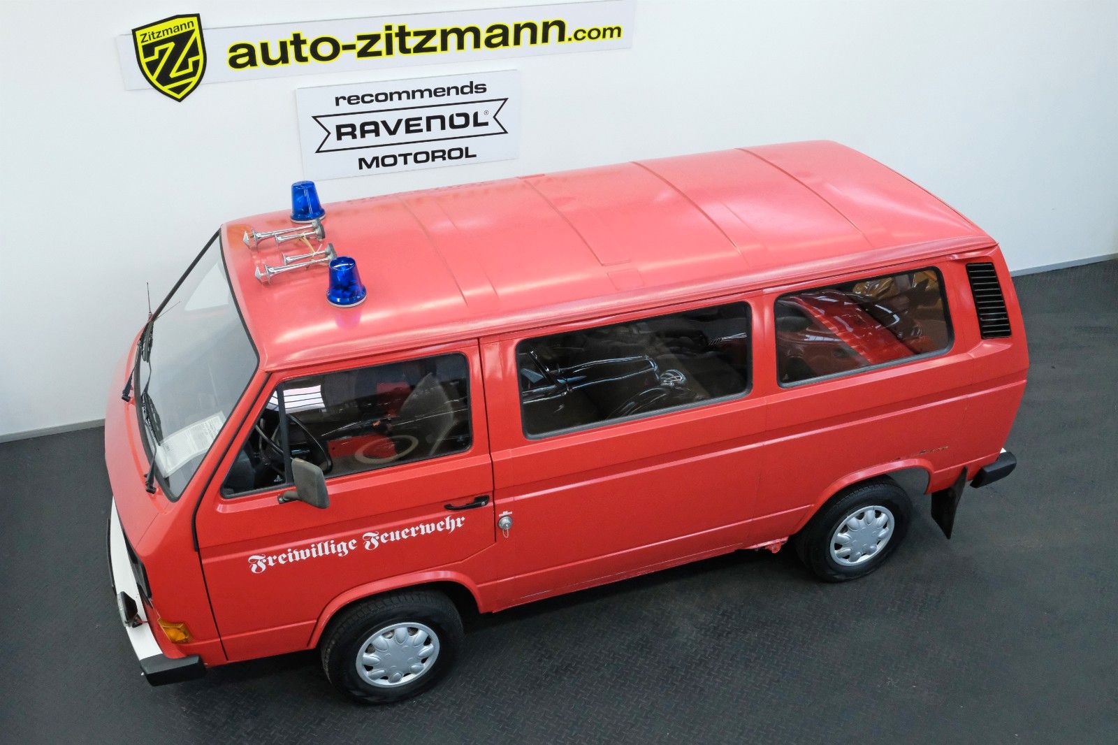 Fahrzeugabbildung Volkswagen T3 8-Sitzer verglast ex-FEUERWEHR OLDTIMER