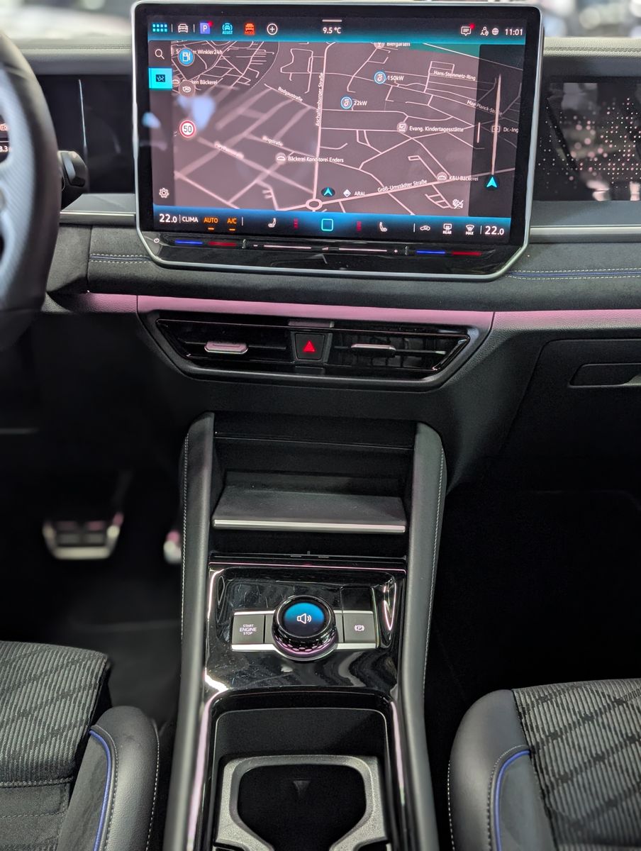 Fahrzeugabbildung Volkswagen Tayron R-Line 360°H&K LAUNCH PANO IQ-LIGHT AHK 7