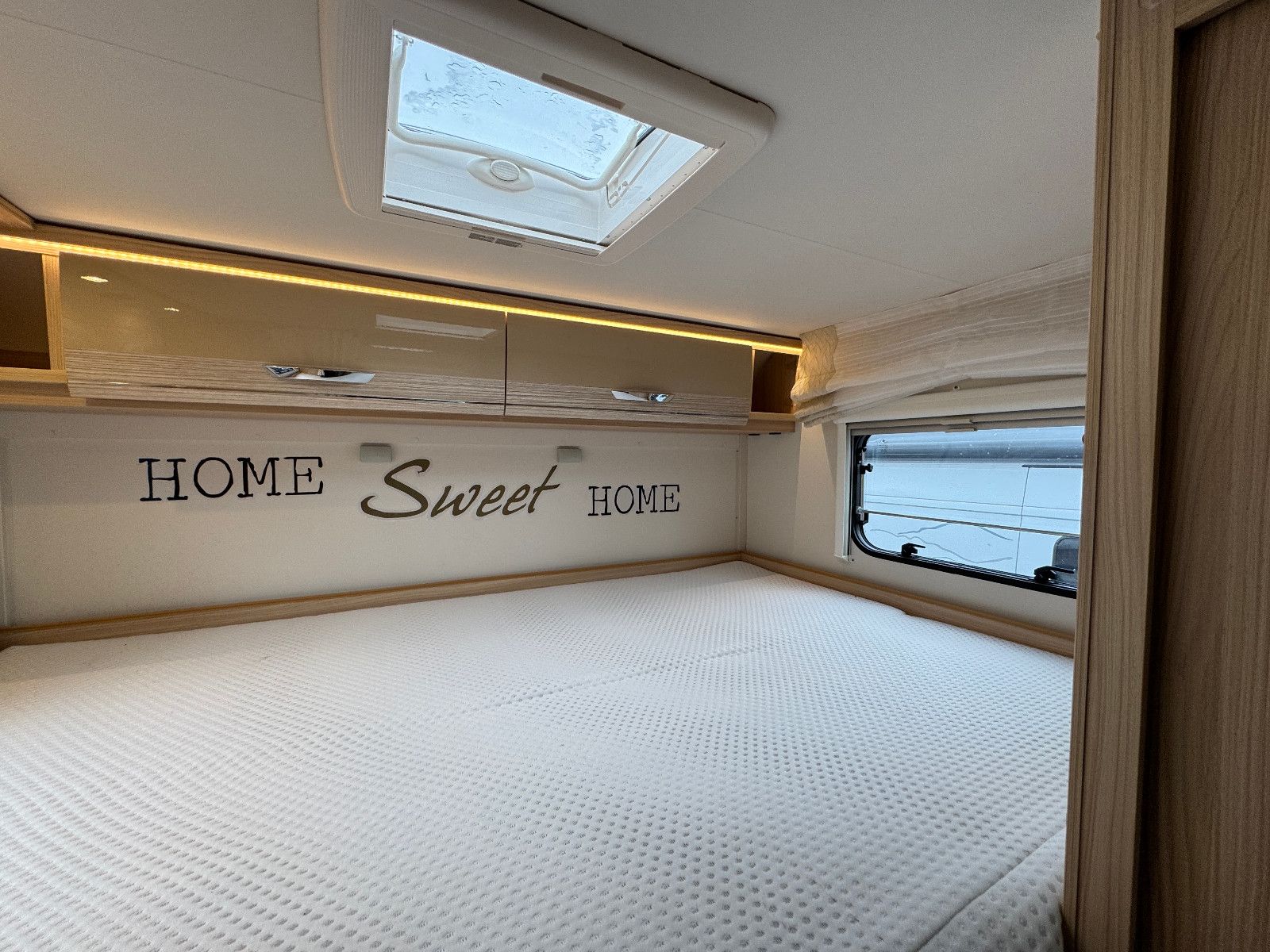 Fahrzeugabbildung Bürstner Lyseo TD A 700 FIAT 6 Schlafplätze SAT KAMERA