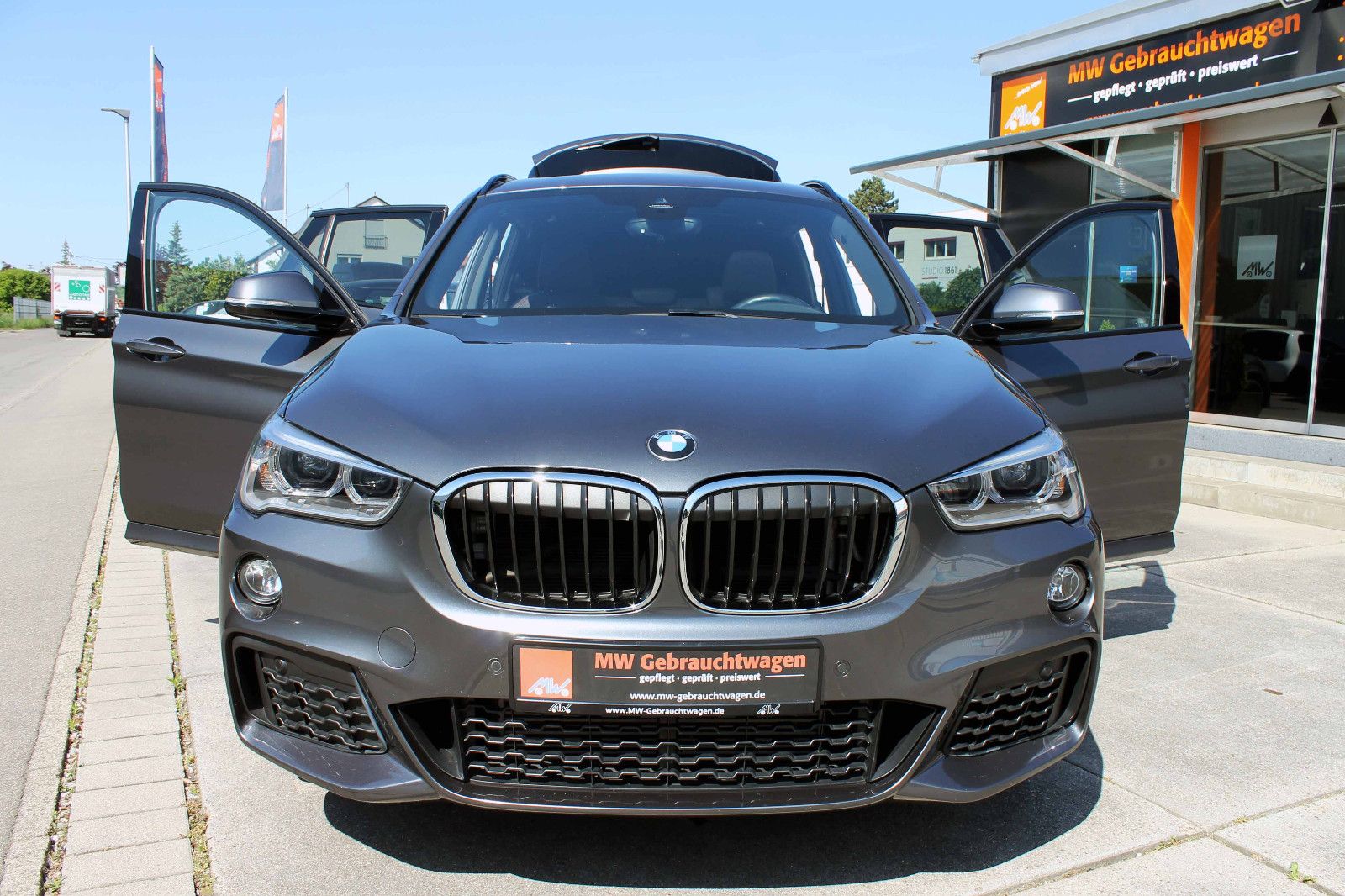 Fahrzeugabbildung BMW X1 xDrive 25i M-Sport LED PANO ACC KAM CarPlay