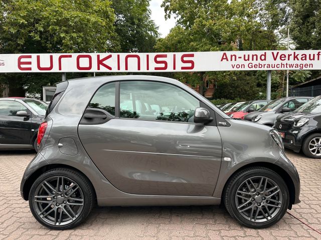 Smart fortwo 66kW DCT*BRABUS Xcl*LEDER*NAVI*PTS*KAM