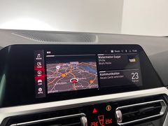 BMW M4 Competition / 510PS / SCHALENSITZE / CARBON/ BMW M4 Competition / 510PS / SCHALENSITZE / CARBON/