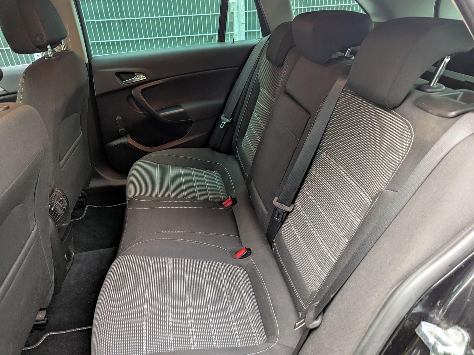 Opel Insignia 2010 — photo 9