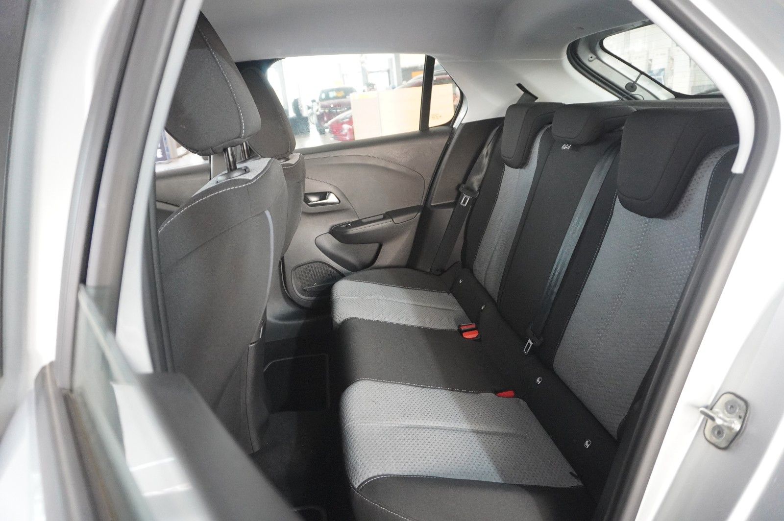 Fahrzeugabbildung Opel Corsa F 1.2 FACELIFT NAVI/LED/KAMERA/VIRTU./DAB+
