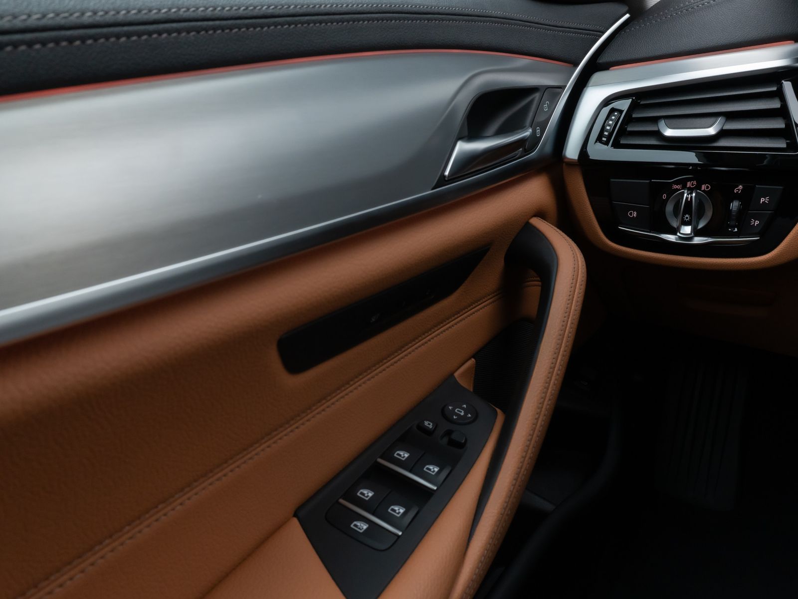 Fahrzeugabbildung BMW 530d xD Luxury Line 360° Laser HUD HiFi Komfort
