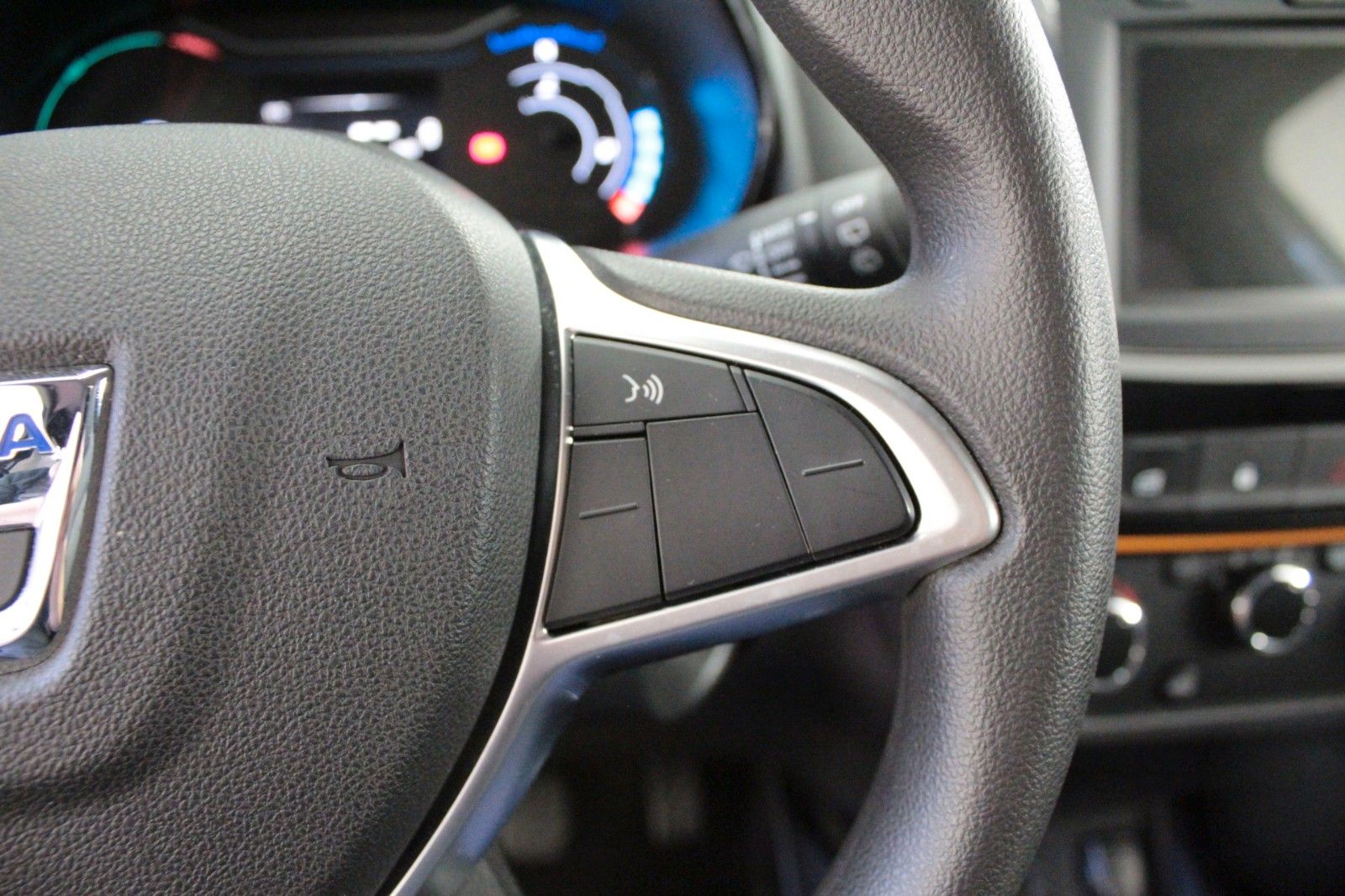 Fahrzeugabbildung Dacia Spring 45 Electric Comfort *Look Paket