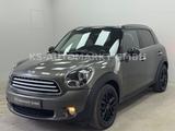 MINI Automatik*Navi*Xenon*Teilleder*PDC* - MINI Cooper D Countryman mit Diesel-Antrieb: Automatik