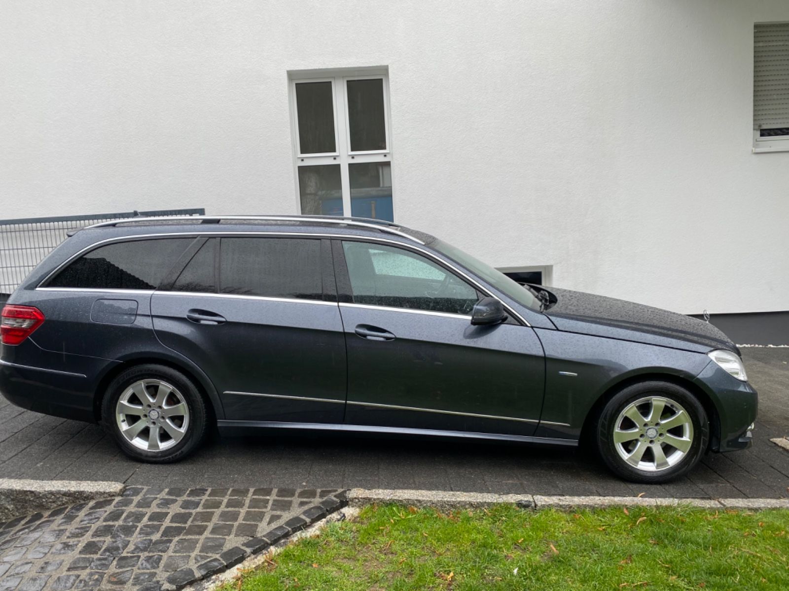 Mercedes E 300 2011, 3.0D dīzelis, Automāts, Universāls — Latvijā
