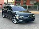 Volkswagen ELAGANCE  R-LINE VIRTUAL COCKPIT MwSt incl - VW Passat Gebrauchtwagen in Frankfurt