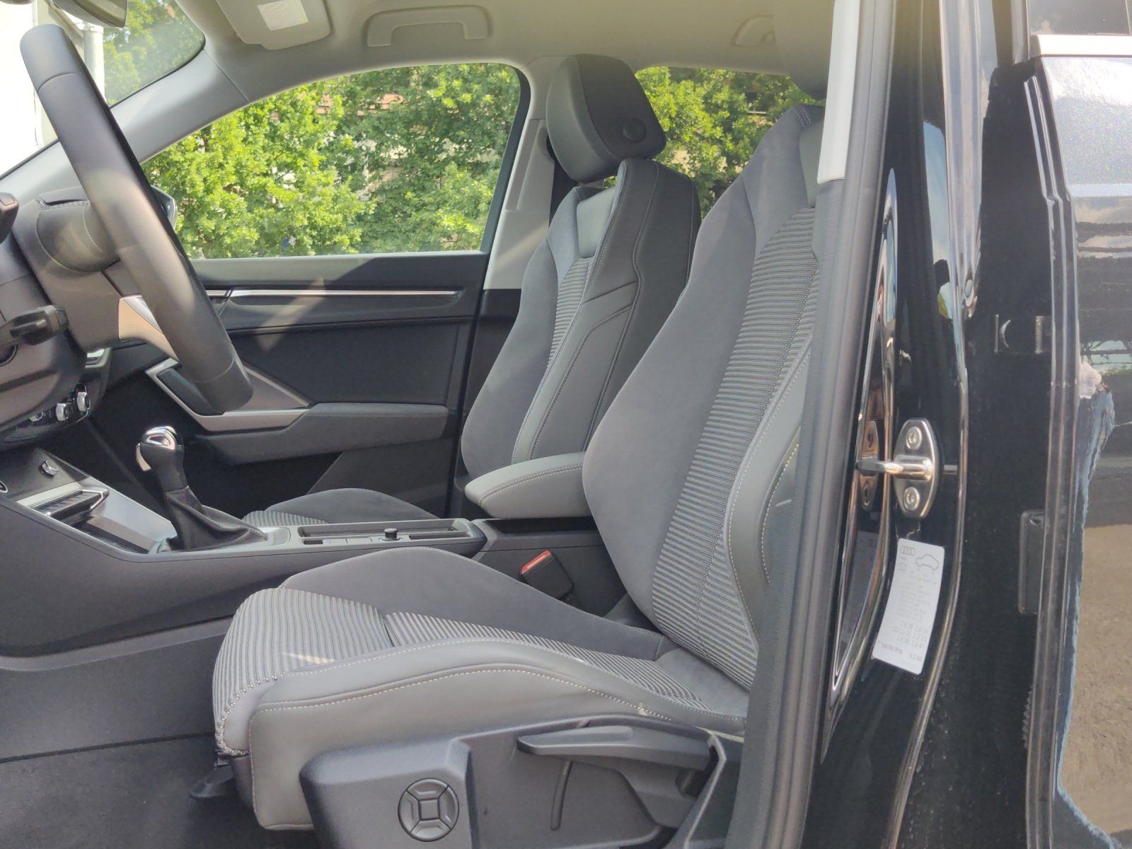 Fahrzeugabbildung Audi Q3 35 1.5 TFSI advanced AHK,Navi,SHZ,ACC,Keyless