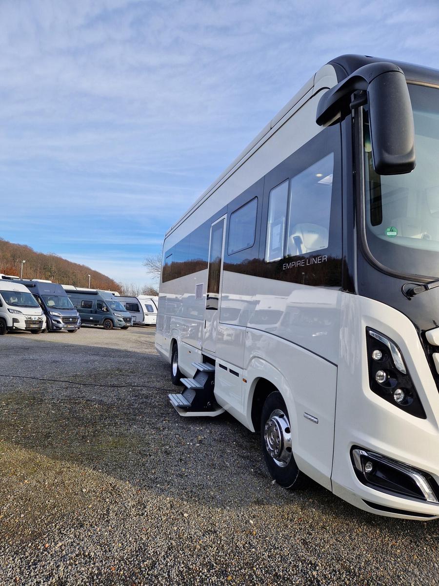 Morelo Empire Liner 93 LO Slide Out 