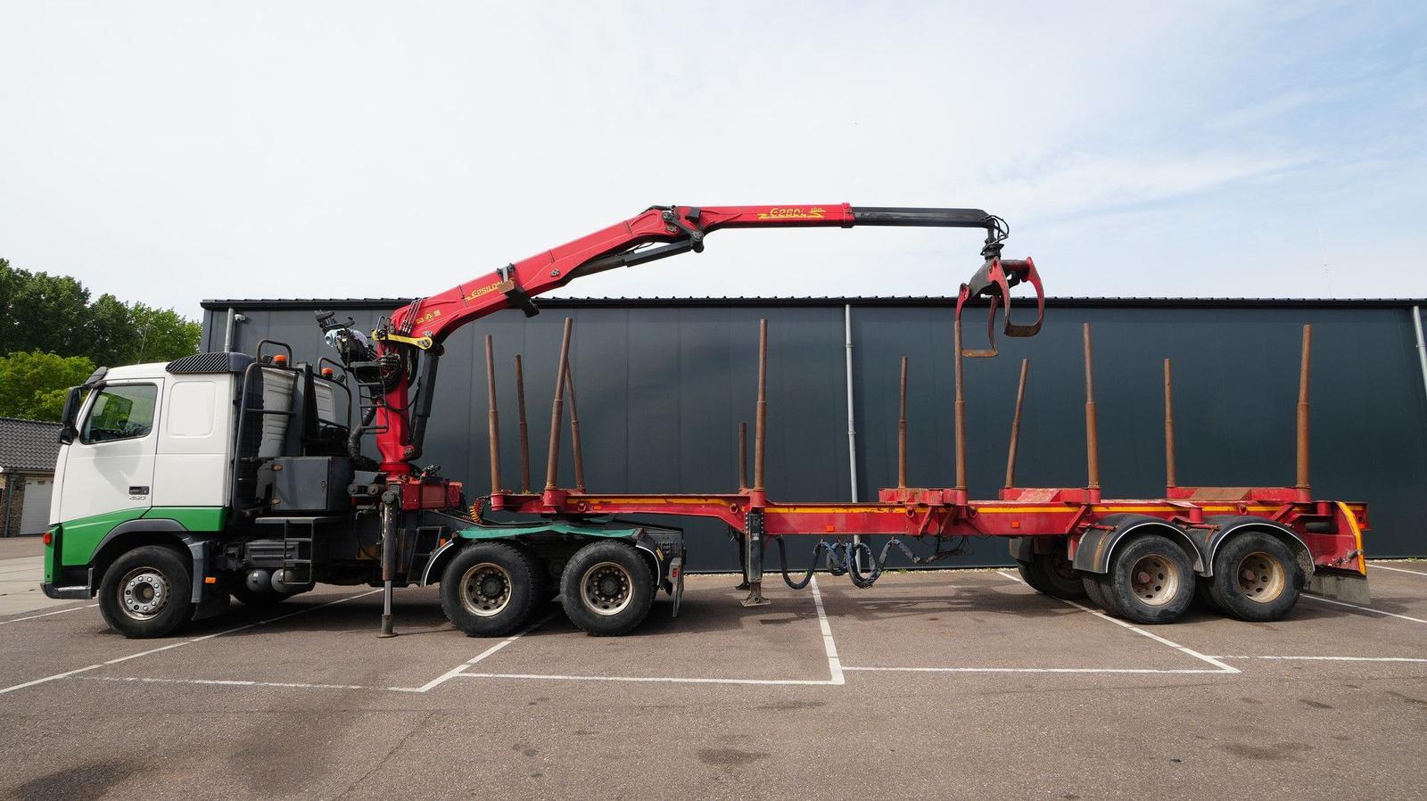 Volvo FH 460 6x4 combi with Palfinger SRX 47 crane and