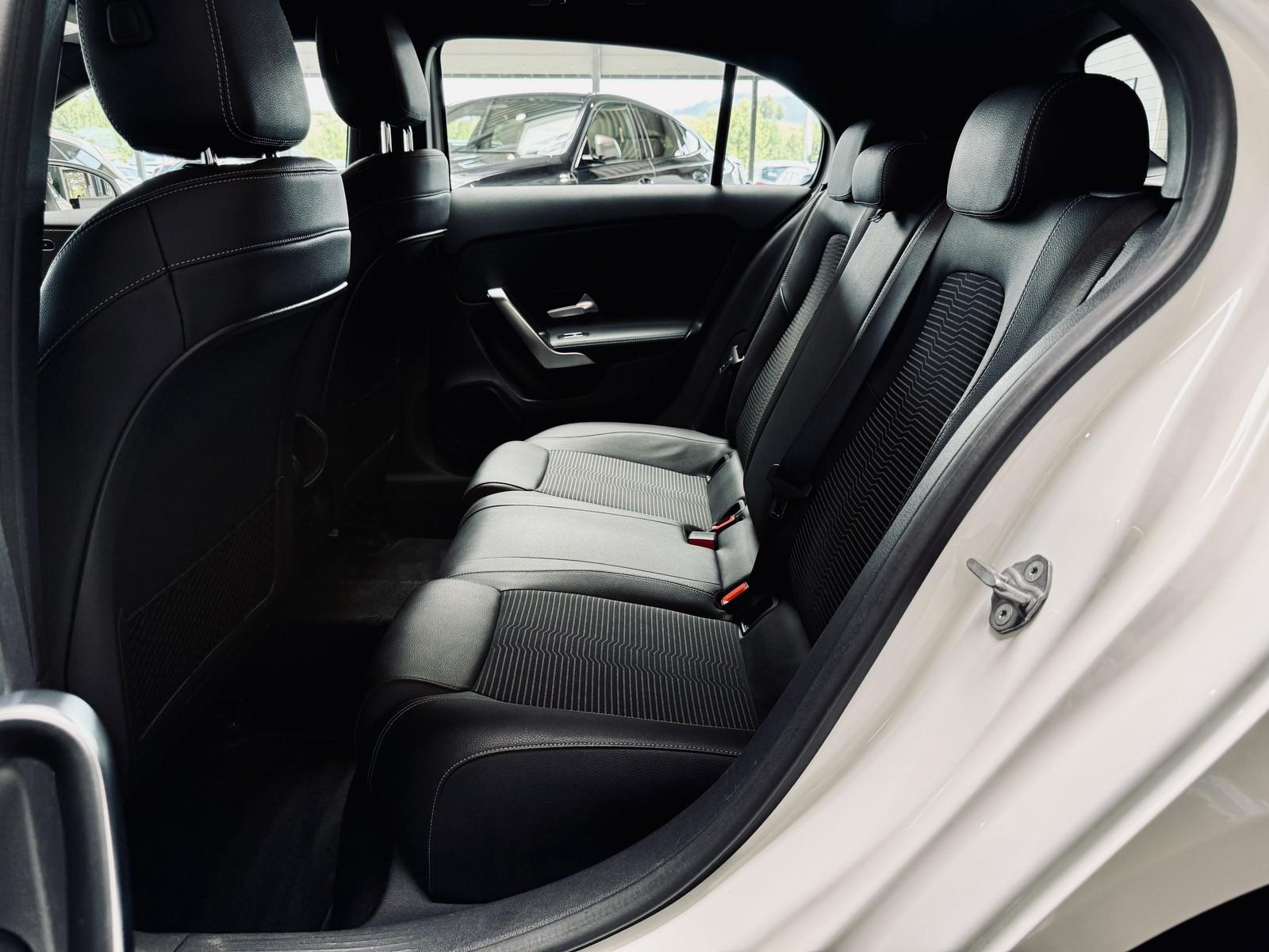 Mercedes-Benz A-Class SHZ Widescreen LED Carbon, миниатюра 19