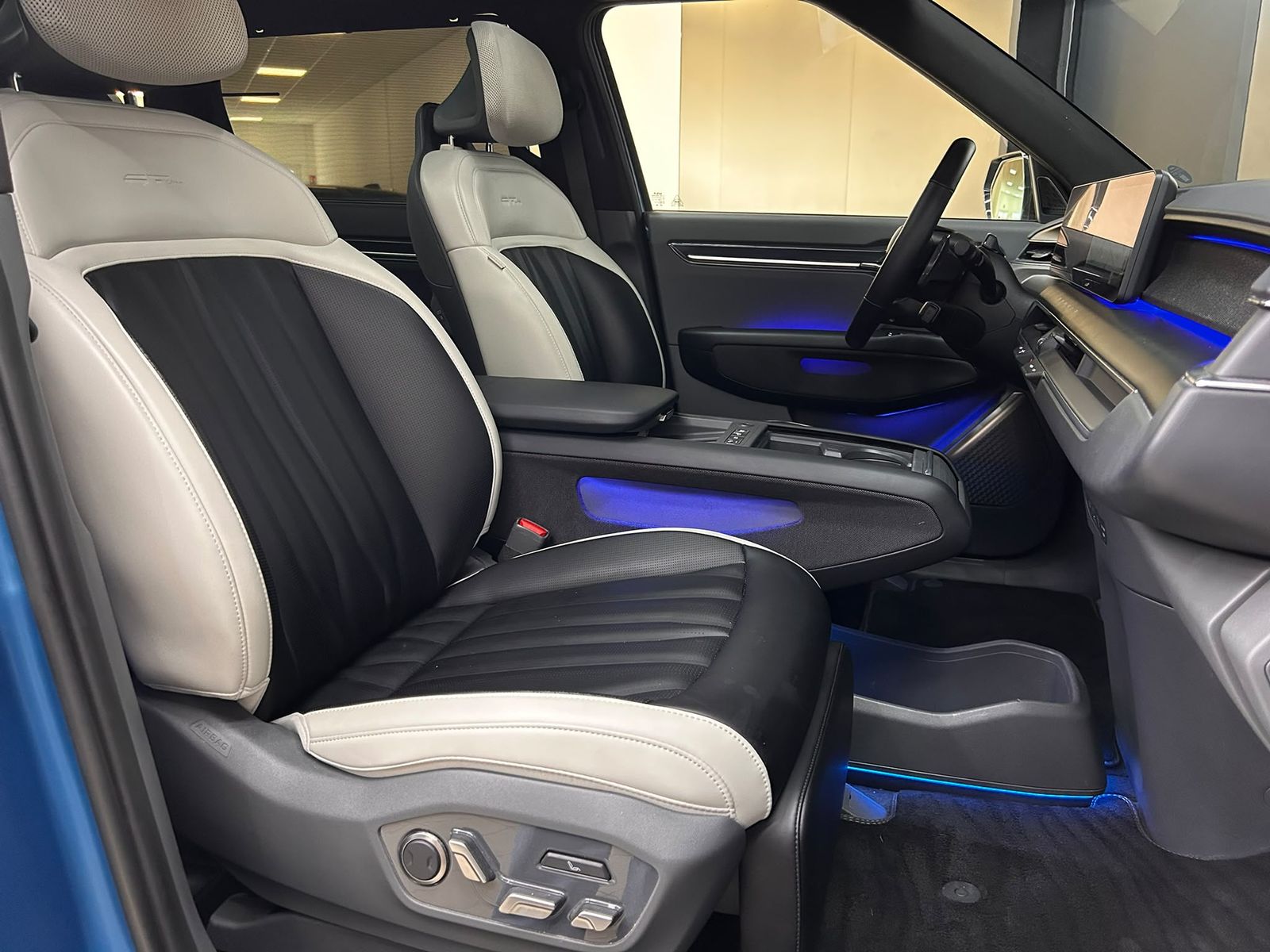 Fahrzeugabbildung Kia EV9 GT-Line Launch Edit PANO+HEAD+LED+ACC+WP+360