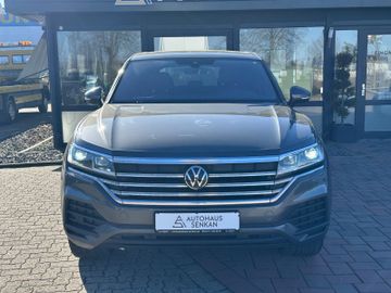 Volkswagen Touareg - 2