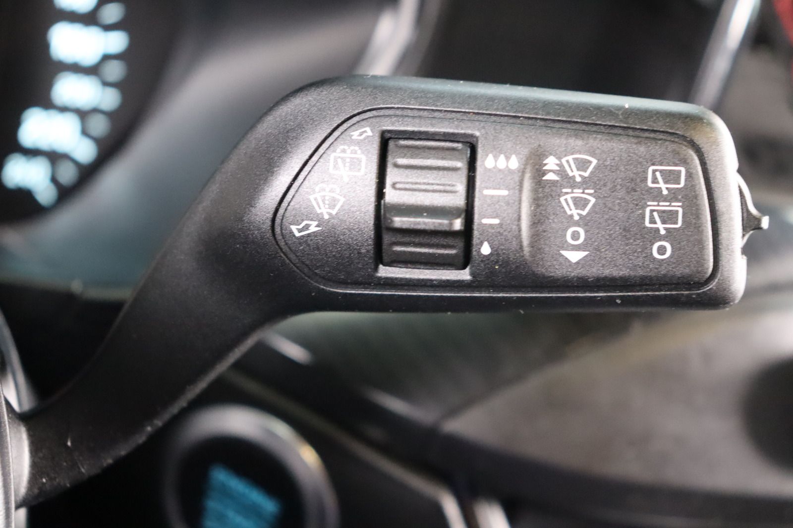 Fahrzeugabbildung Ford Focus St-Line * LED * Keyless * Navi * RFK
