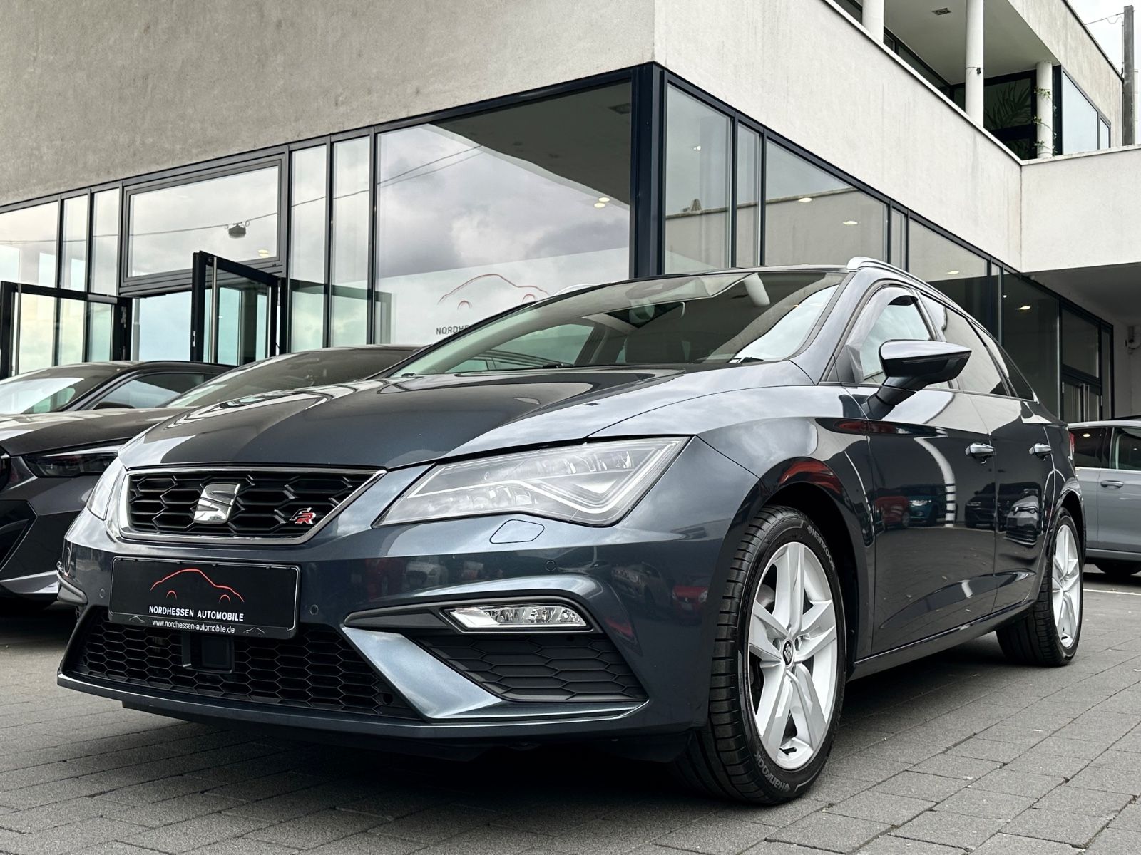 SEAT Leon ST FR 2.0 TDI DSG | Navi | LED | ACC