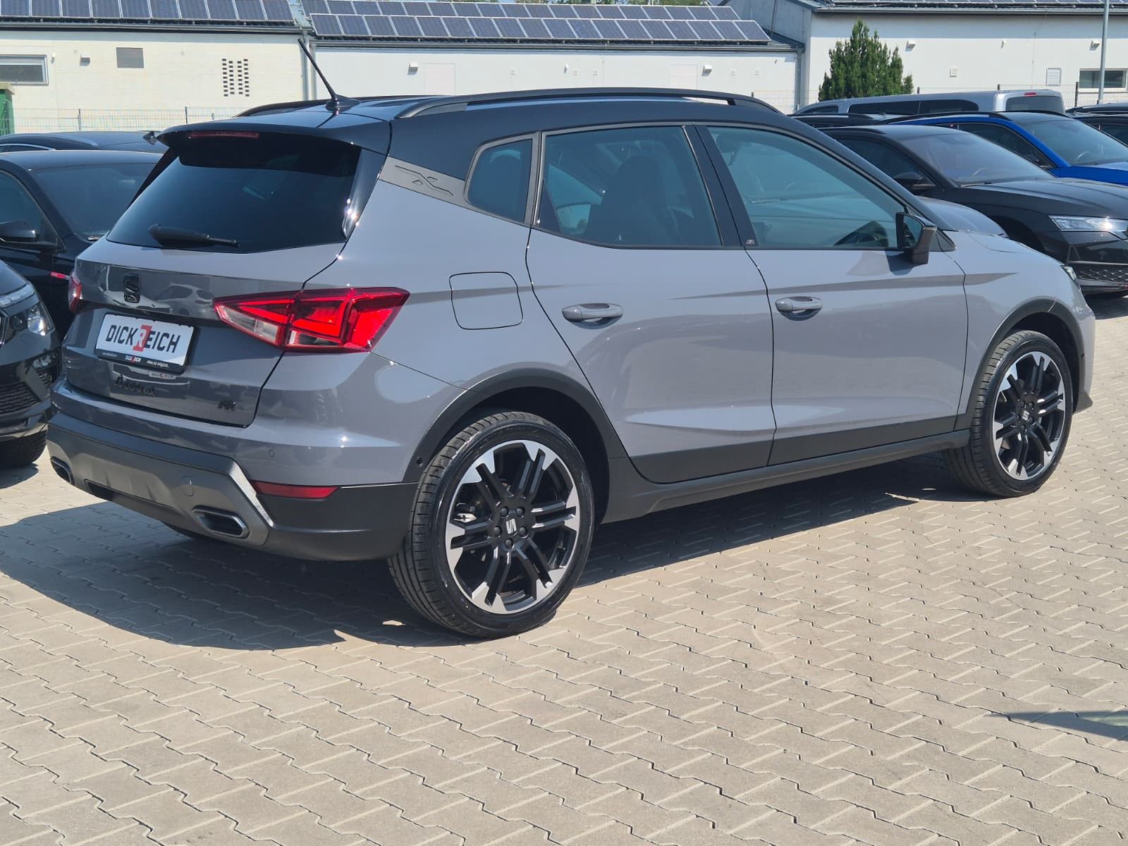 Fahrzeugabbildung SEAT Arona 1.5 TSI DSG FR Black Edition*LED*ACC*AHK*
