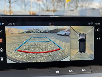 Fotografie 13 des Opel Grandland (X) Grandland 1.2 Ultimate Allwetter Matrix Head-Up