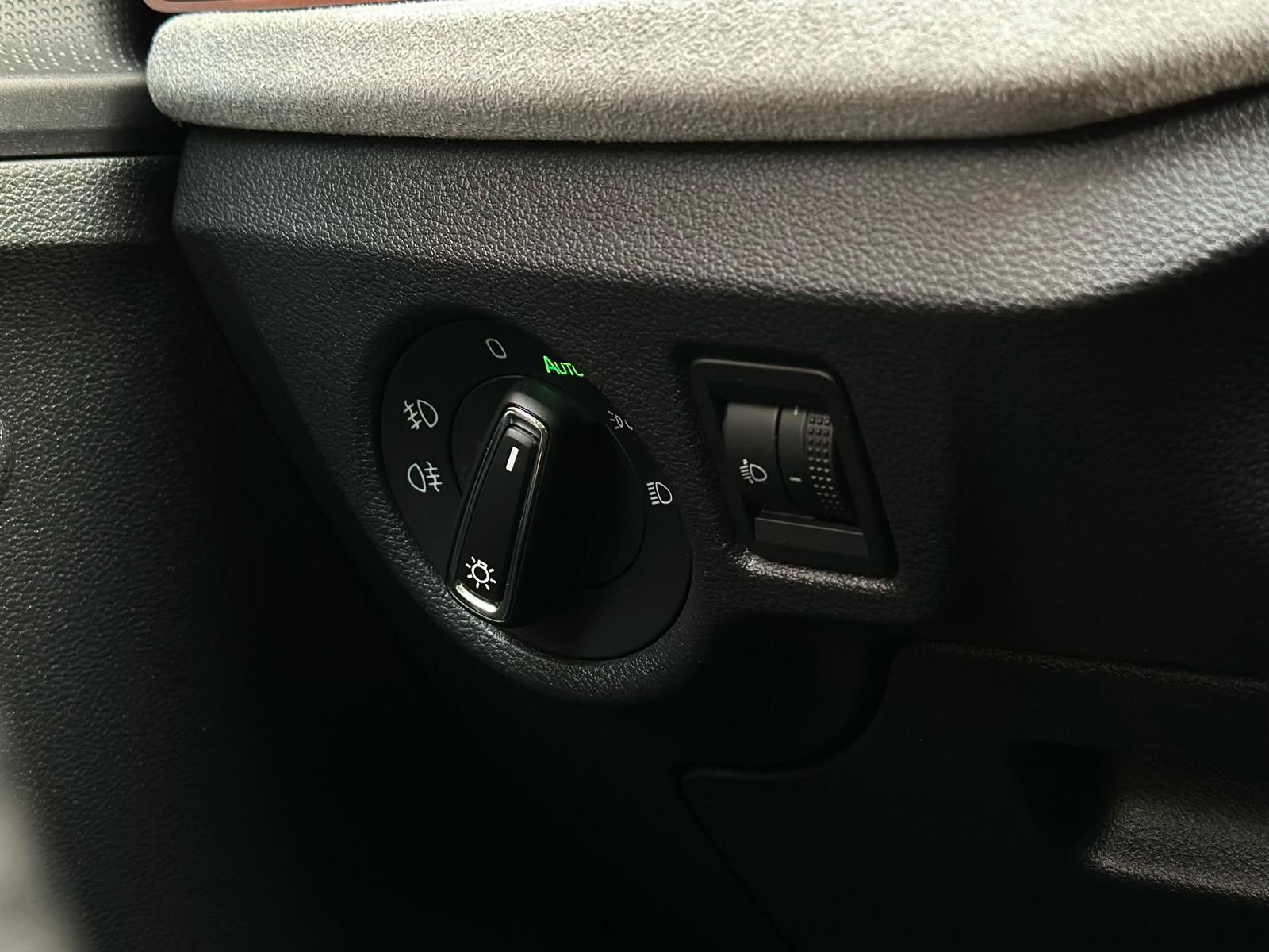 SKODA Scala 1.0TSI SELECTION LED#AHK#SHZ#LH#TEMPO#SPUR - Image 19