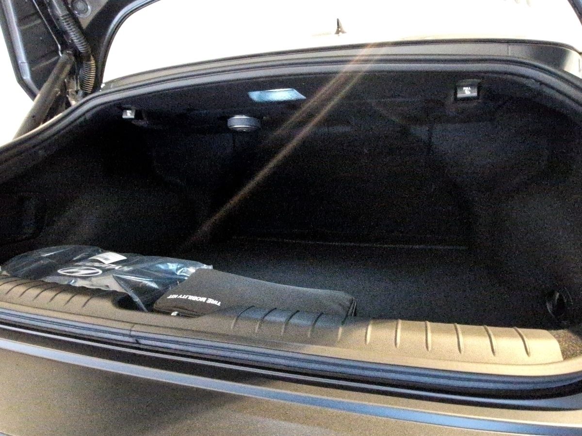 Hyundai IONIQ 6 - Bild 12