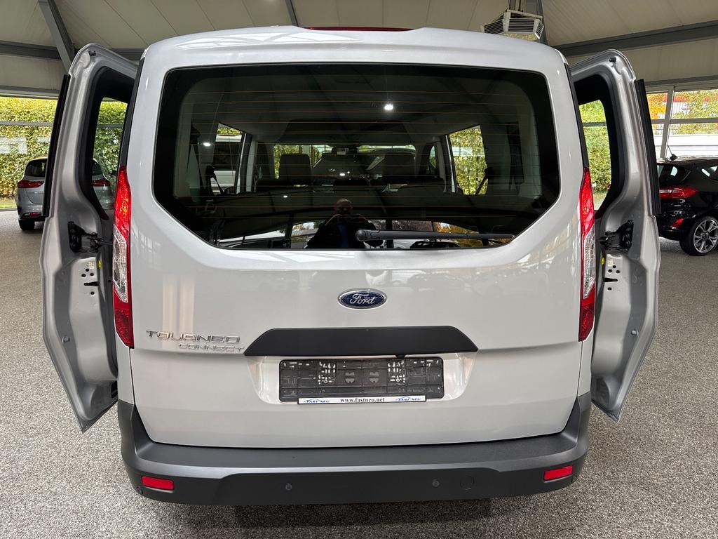 Ford Grand Tourneo