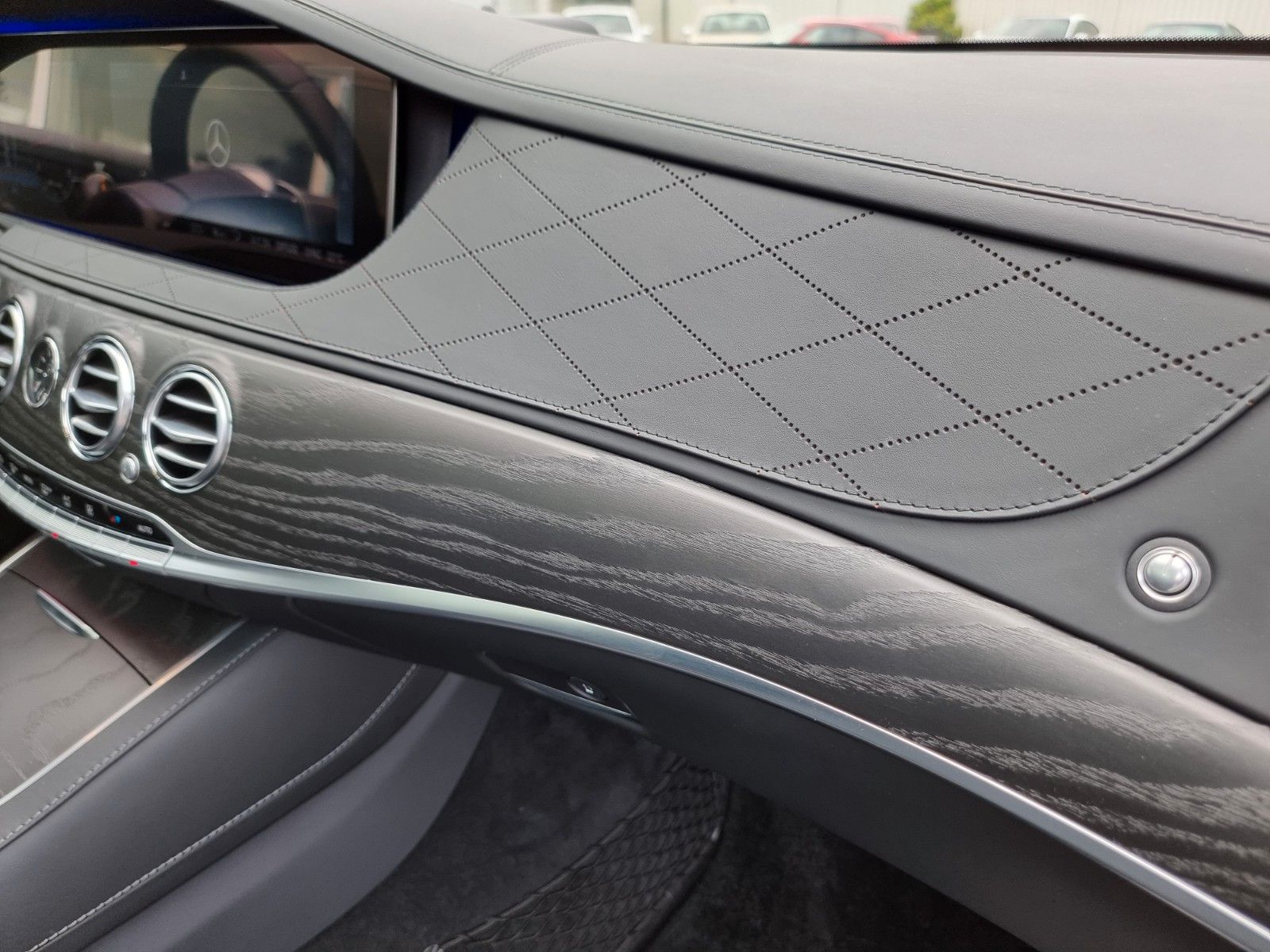 Fahrzeugabbildung Mercedes-Benz S 63 AMG/Facelift ohne OPF/Erstlack/Sammler