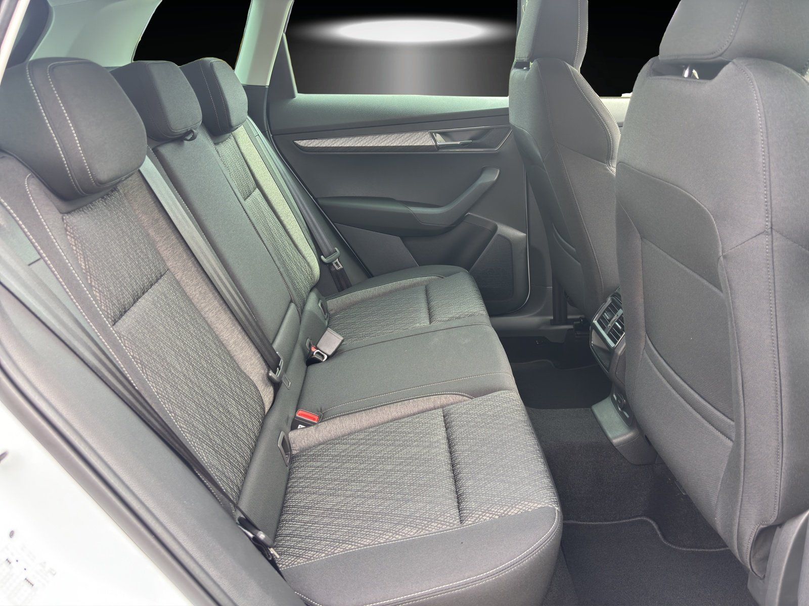 Fahrzeugabbildung SKODA Karoq Balance 1,5 TSI 110 kW DSG MATRIX/RFK/AHK