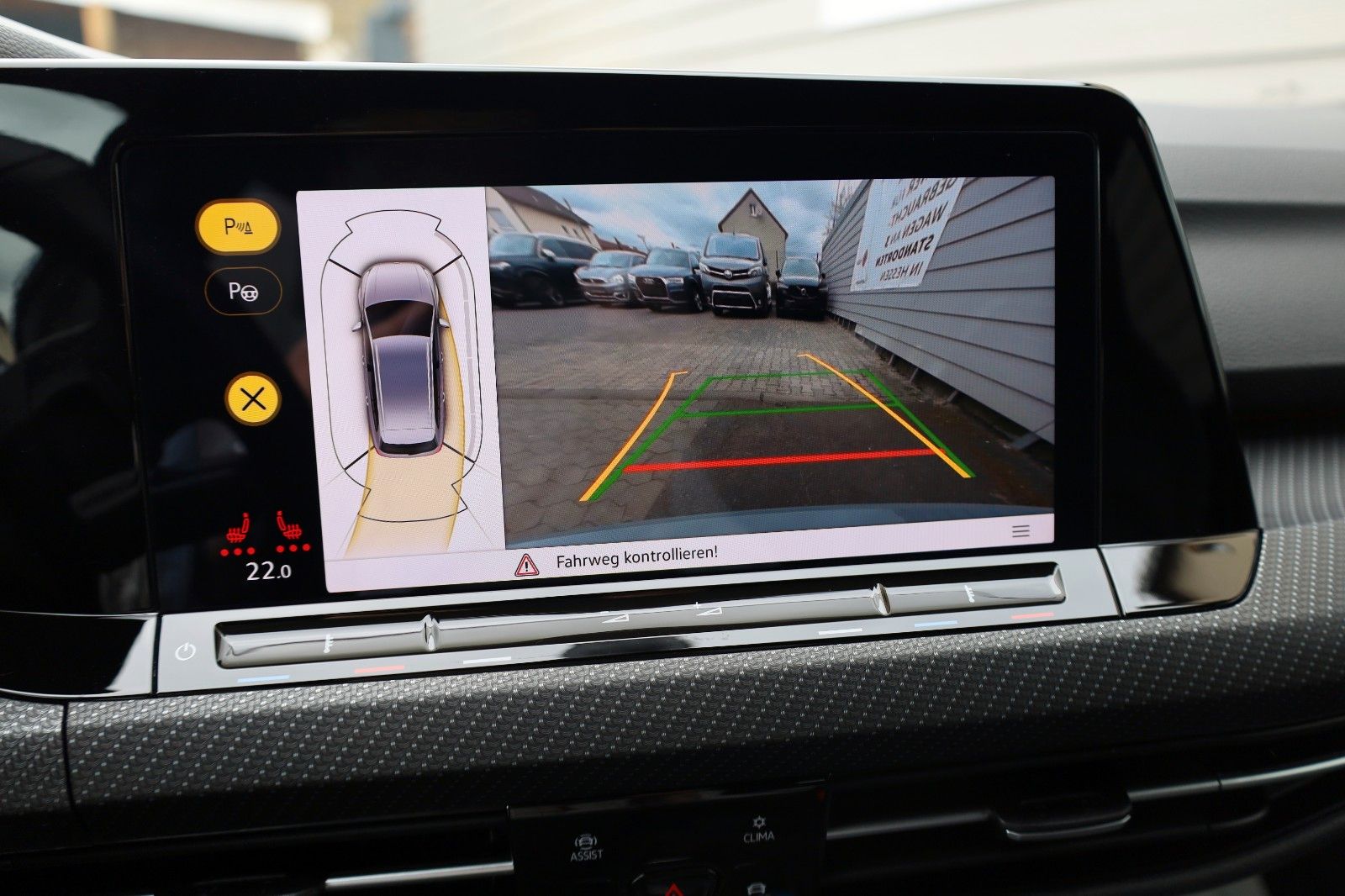 Fahrzeugabbildung Volkswagen Golf VIII Variant R-Line eTSI Navi,LED,ACC,AHK