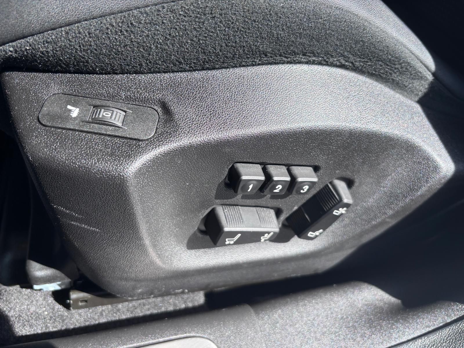 Fahrzeugabbildung Alfa Romeo Giulietta Sport Leder XENON NAVI GSD