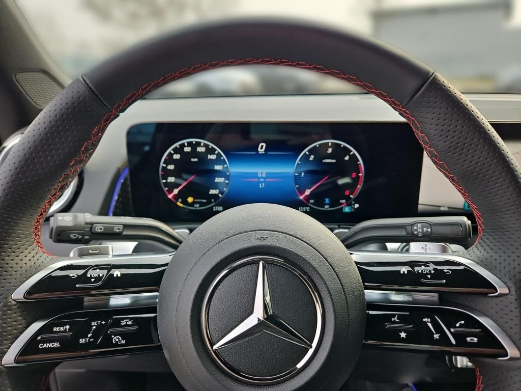 Fahrzeugabbildung Mercedes-Benz GLB 200 d +AMG+DISTRONIC+MULTIBEAM+WINTER-PAKET+