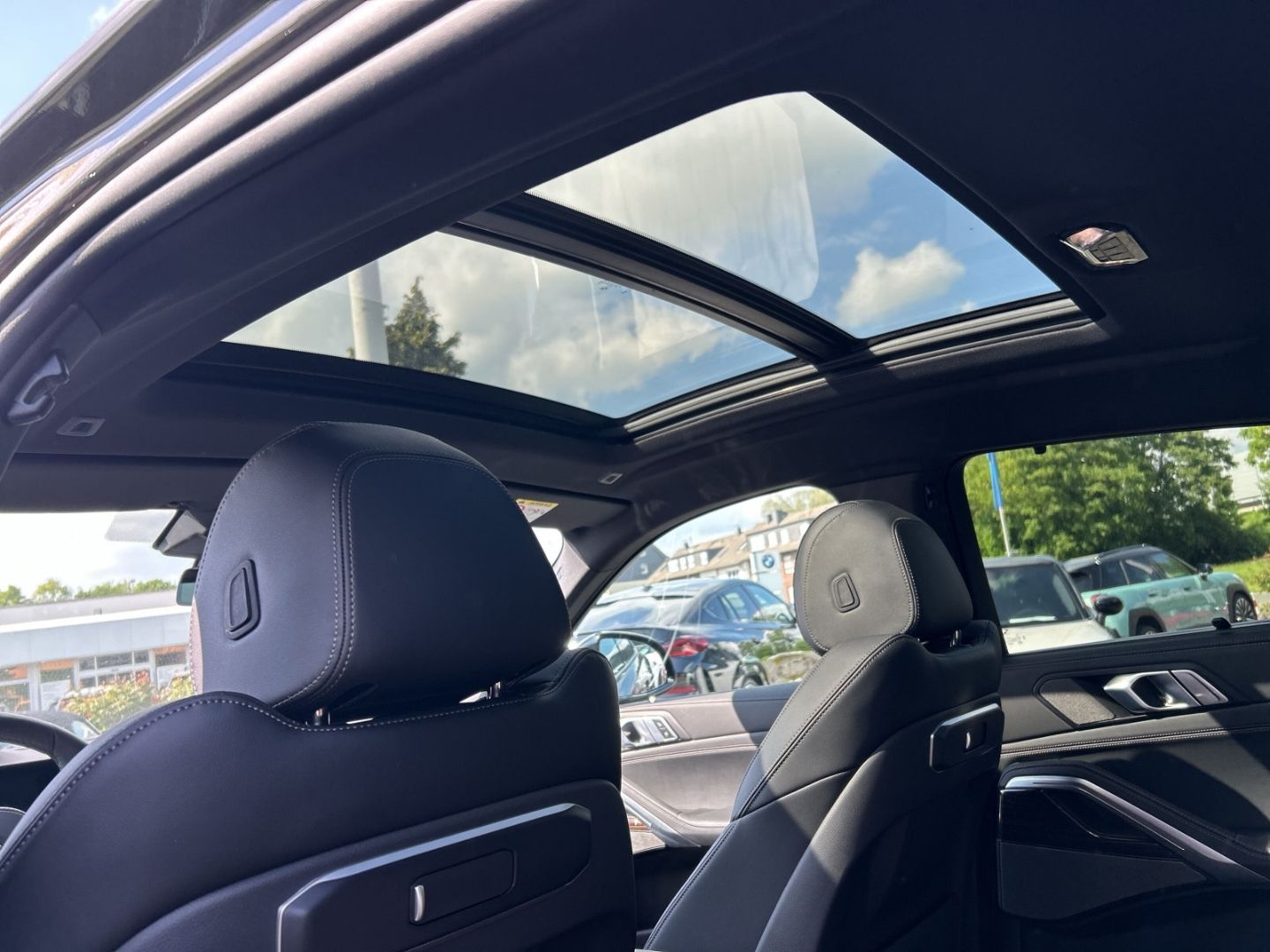 Fahrzeugabbildung BMW X6 40d,xDrive,M SPORT,Standheizung,Panodach,AHK,