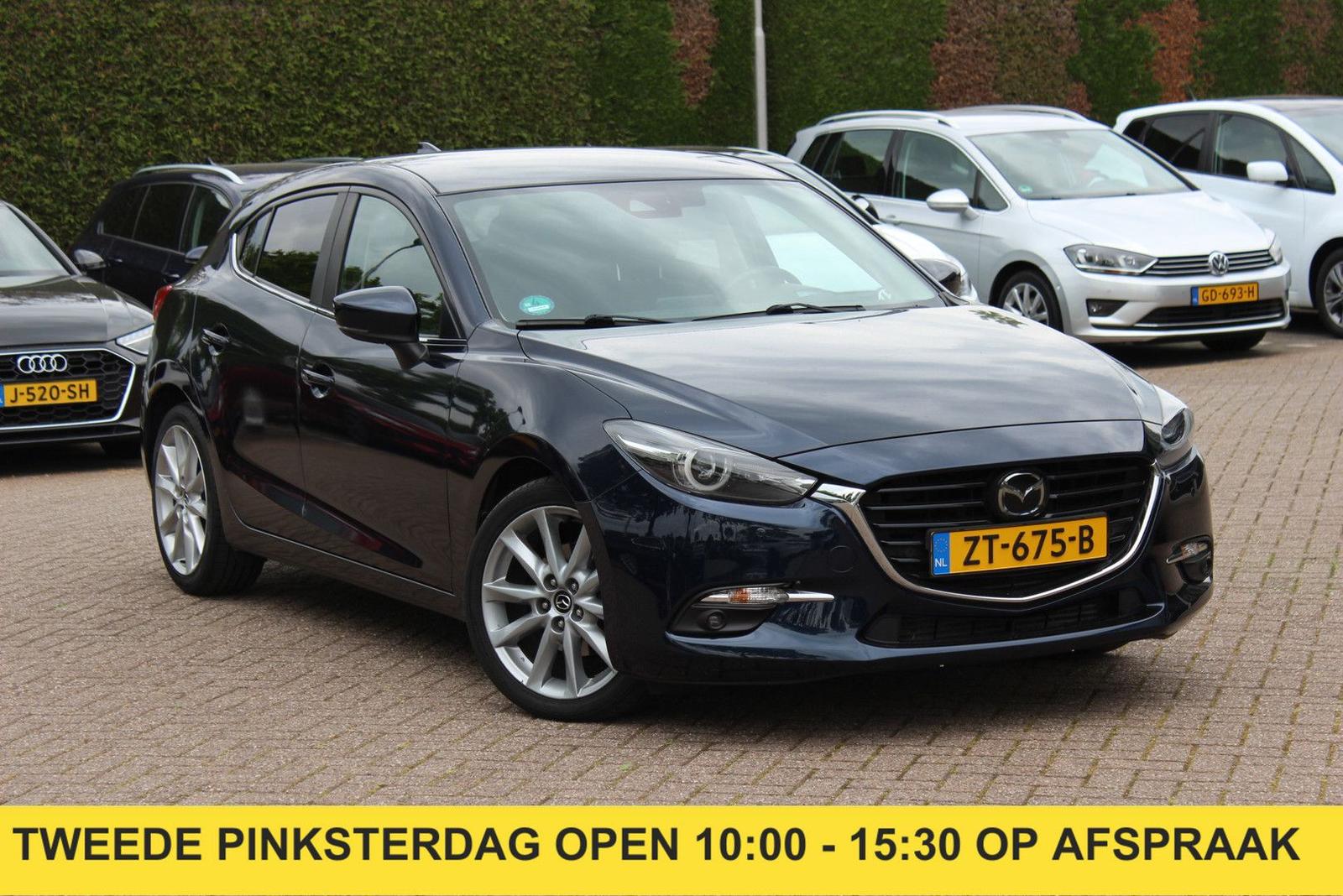 Mazda 3 2.2 SkyActiv-D 150 GT-M / Camera / Head-up / L