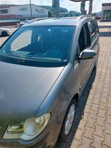 Volkswagen Touran 1.9 TDI (7-Sitzer) zu ve... - Volkswagen Touran mit Diesel-Antrieb: Kleinbus, Automatik, 1.9