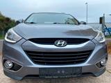 Hyundai ix35 FIFA World Cup Edition 2WD - Hyundai ix35 mit Benzin-Antrieb: Geländewagen
