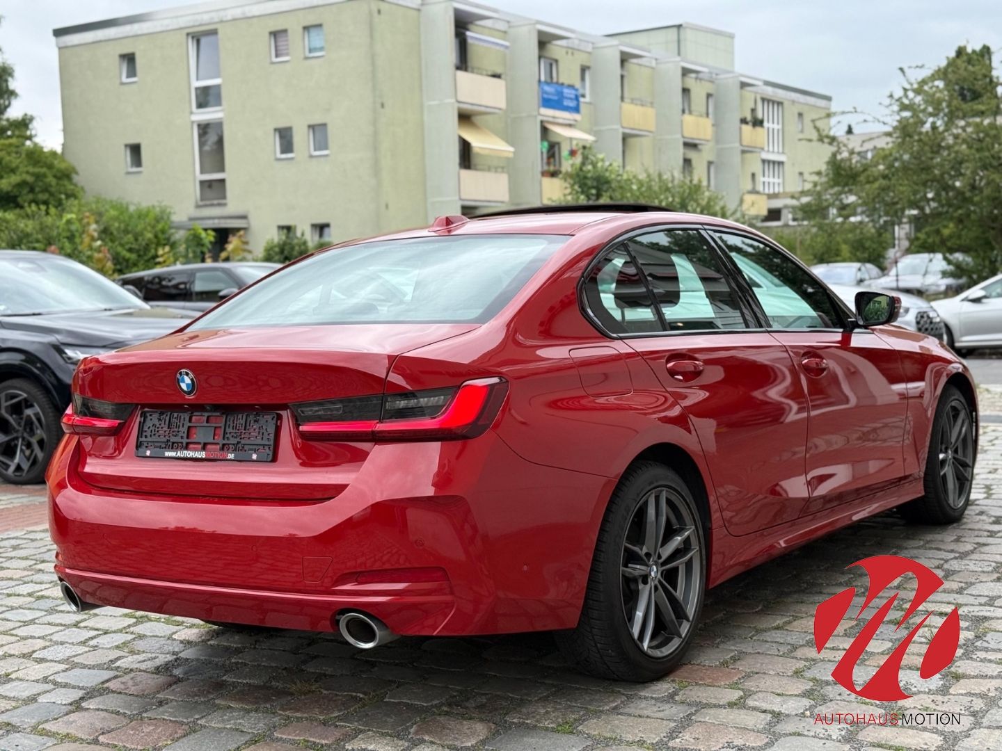 BMW 320 d Facelift Navi HUD GSD Laser LED Temp Parkl foto 5