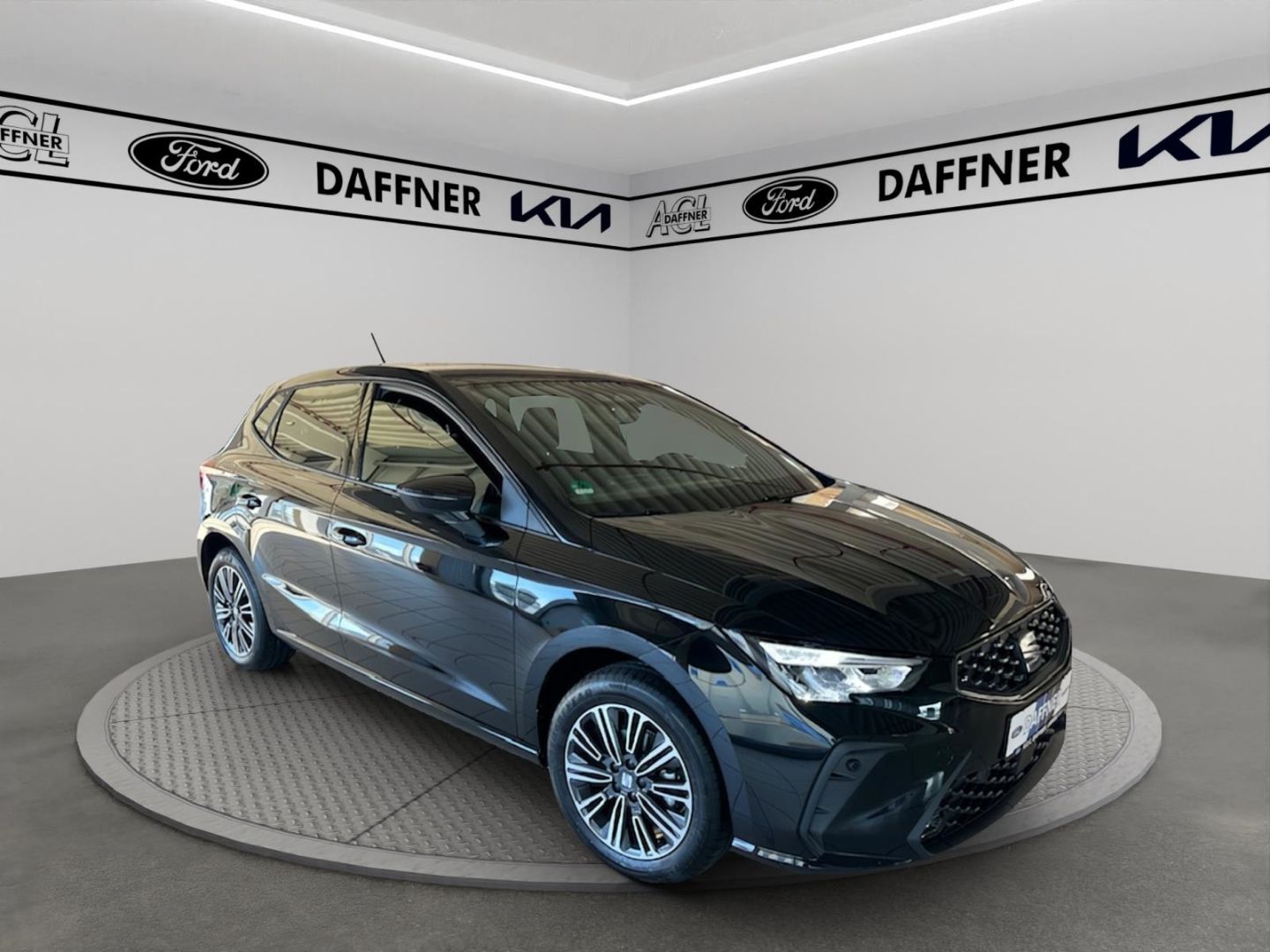 Fahrzeugabbildung SEAT Ibiza 1.0 MPI 59 kW Style LED Kamera PDC SHZ
