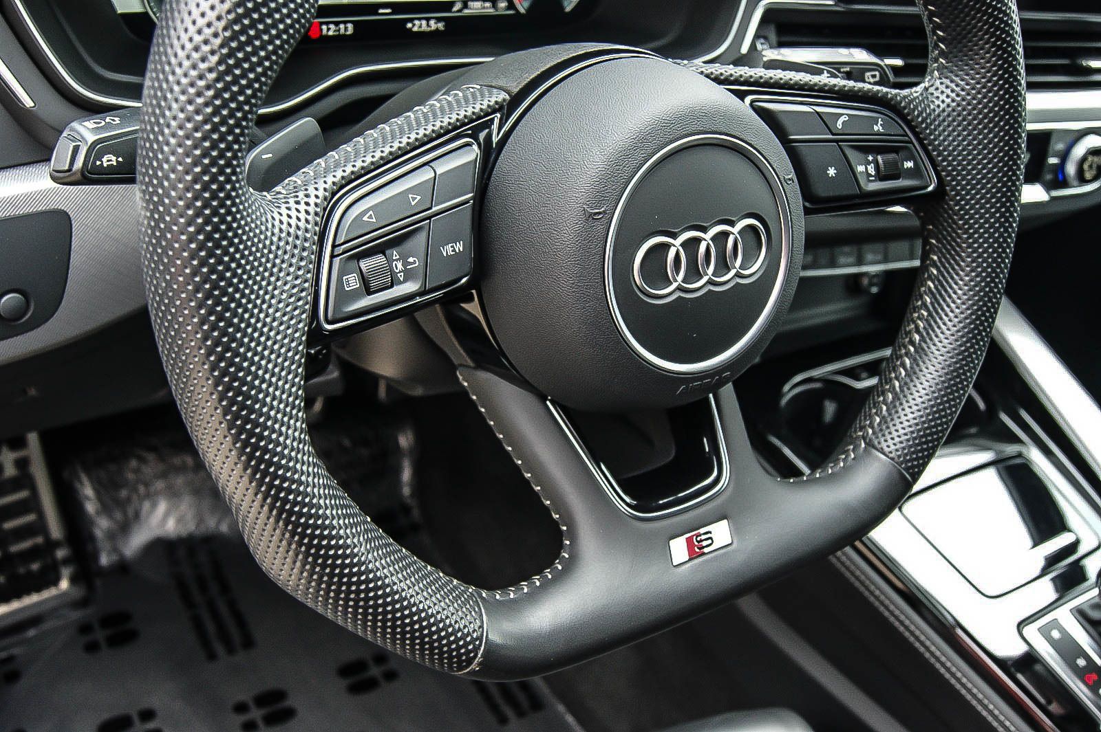 Fahrzeugabbildung Audi A4 Avant 45TFSI quattro edition one LEDER MATRIX