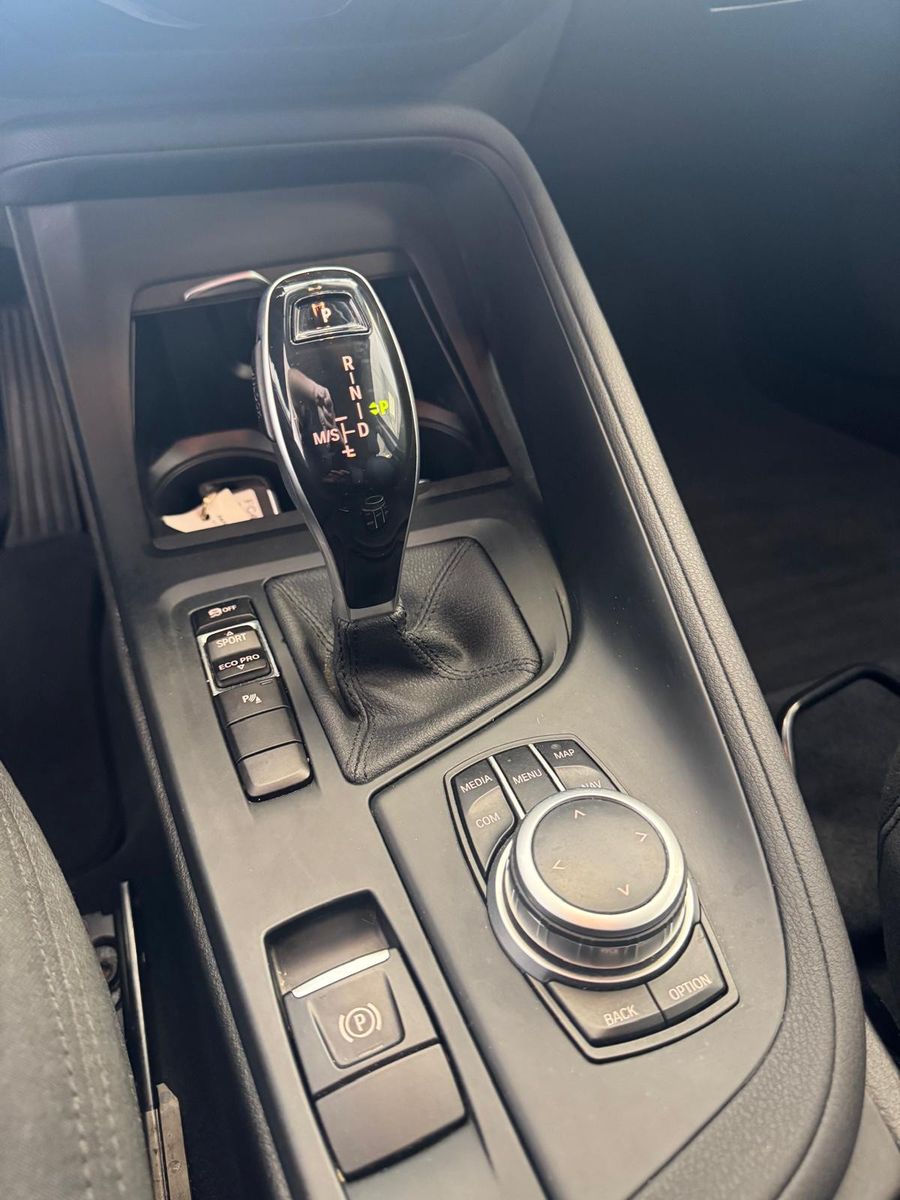 Fahrzeugabbildung BMW X1 Baureihe 18i / NAVI/ SCHECKHEFT / LED /