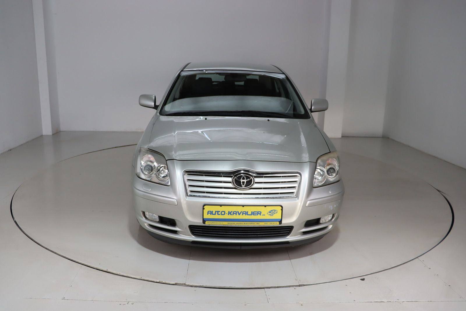 Fahrzeugabbildung Toyota Avensis 2.0-l-VVT-i Executive