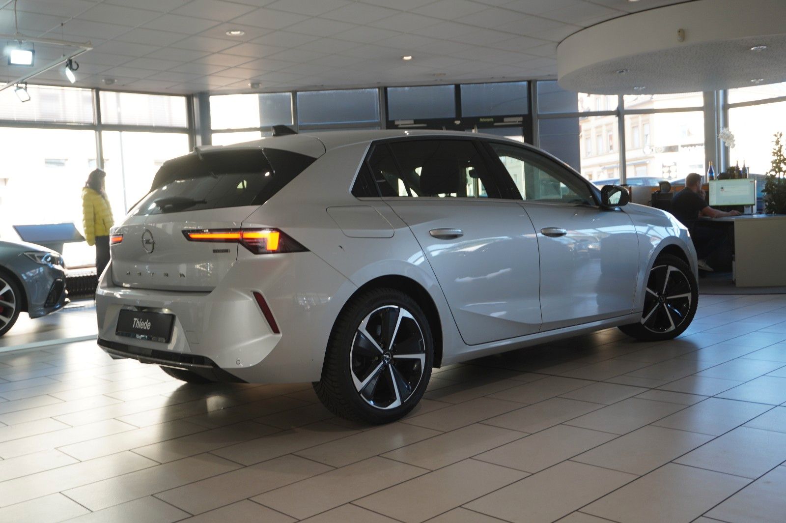 Fahrzeugabbildung Opel Astra L Lim. 1.6 HYBRID ELEGANCE NAVI/LED/KAMERA