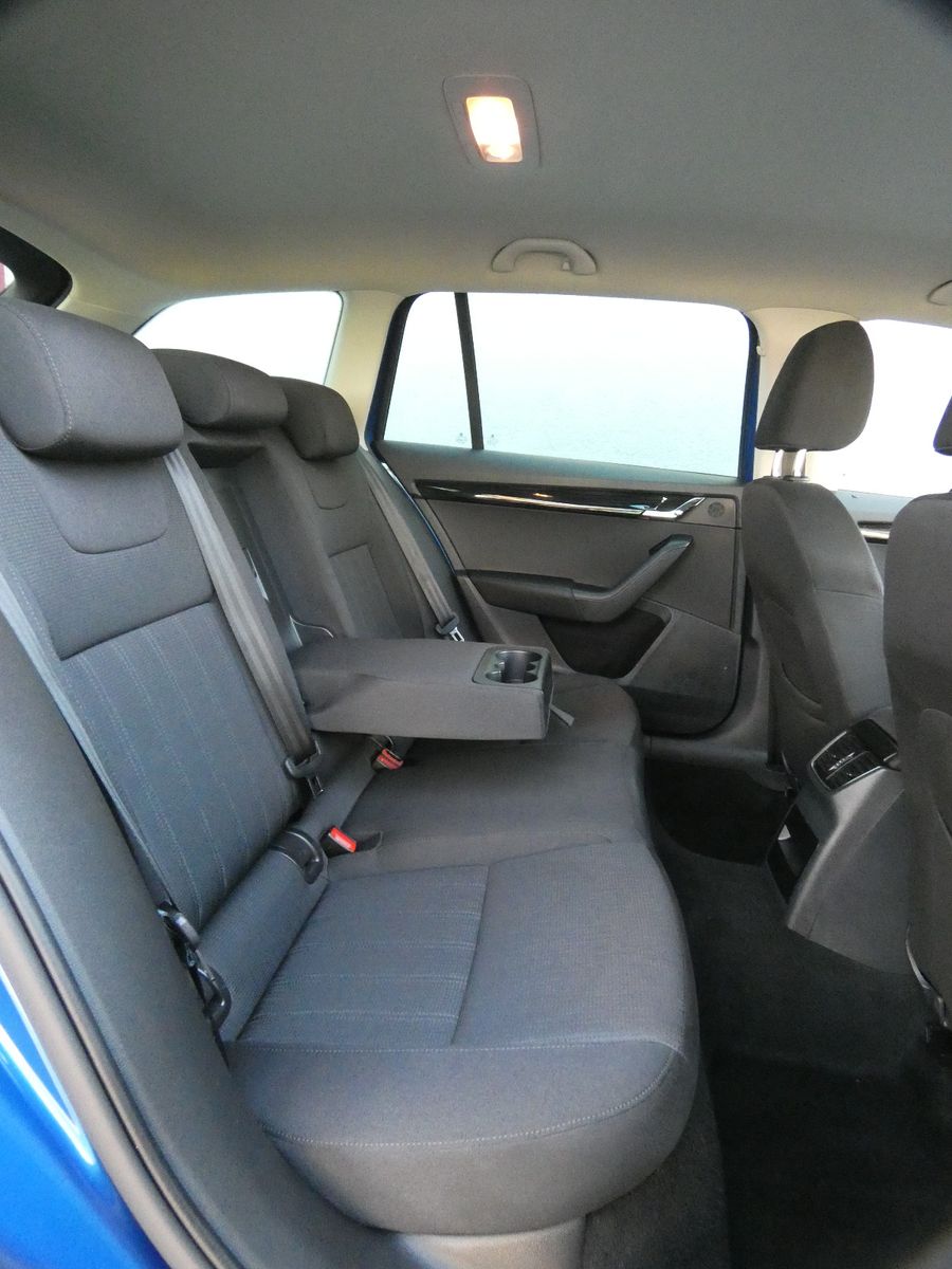 Skoda Octavia Combi 1,8 TSI Style/Navi/SmartLink/18"LM foto 16