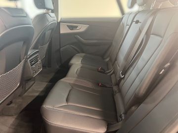 Audi Q8 - 10