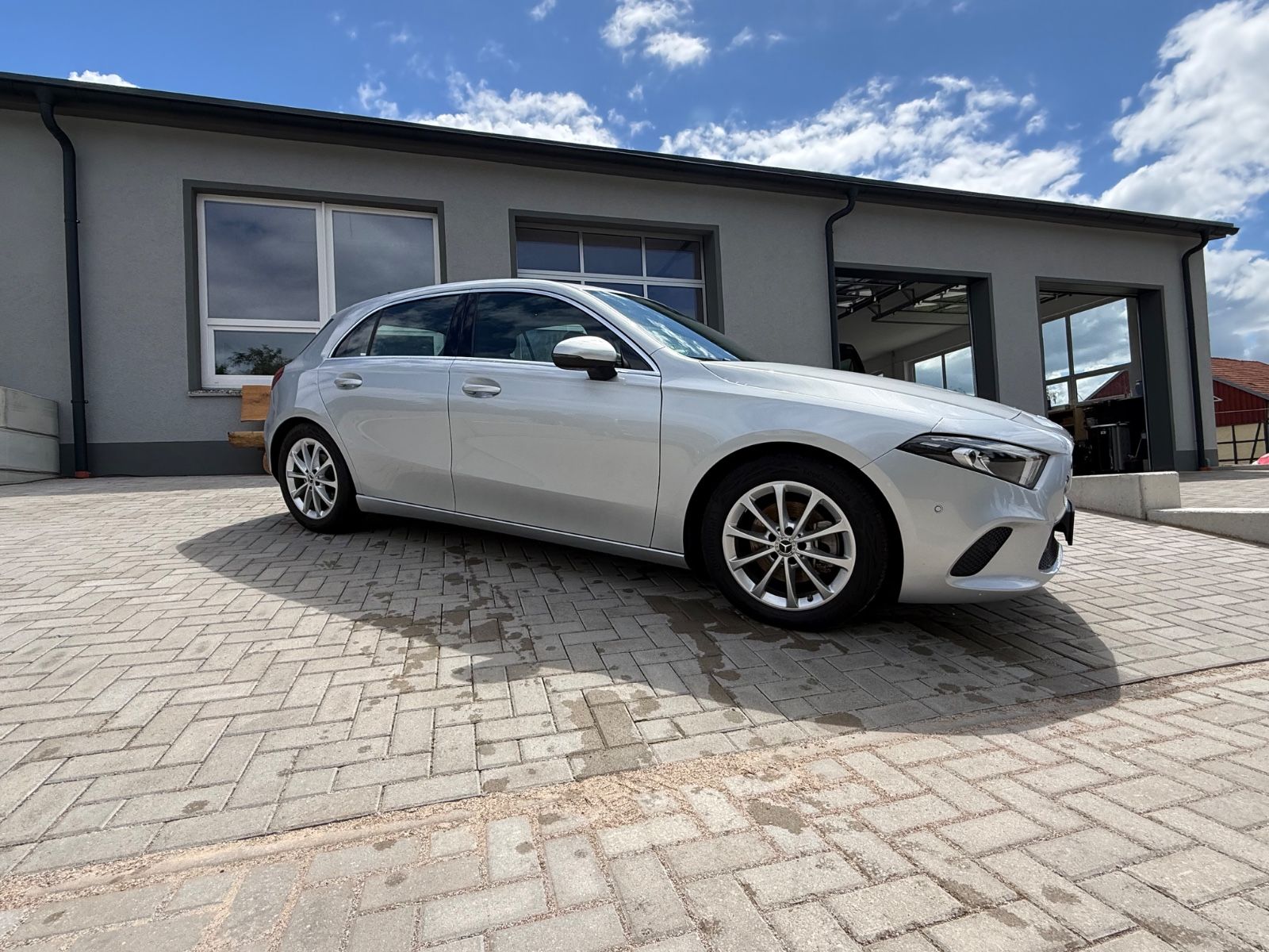 MERCEDES-BENZ A 200