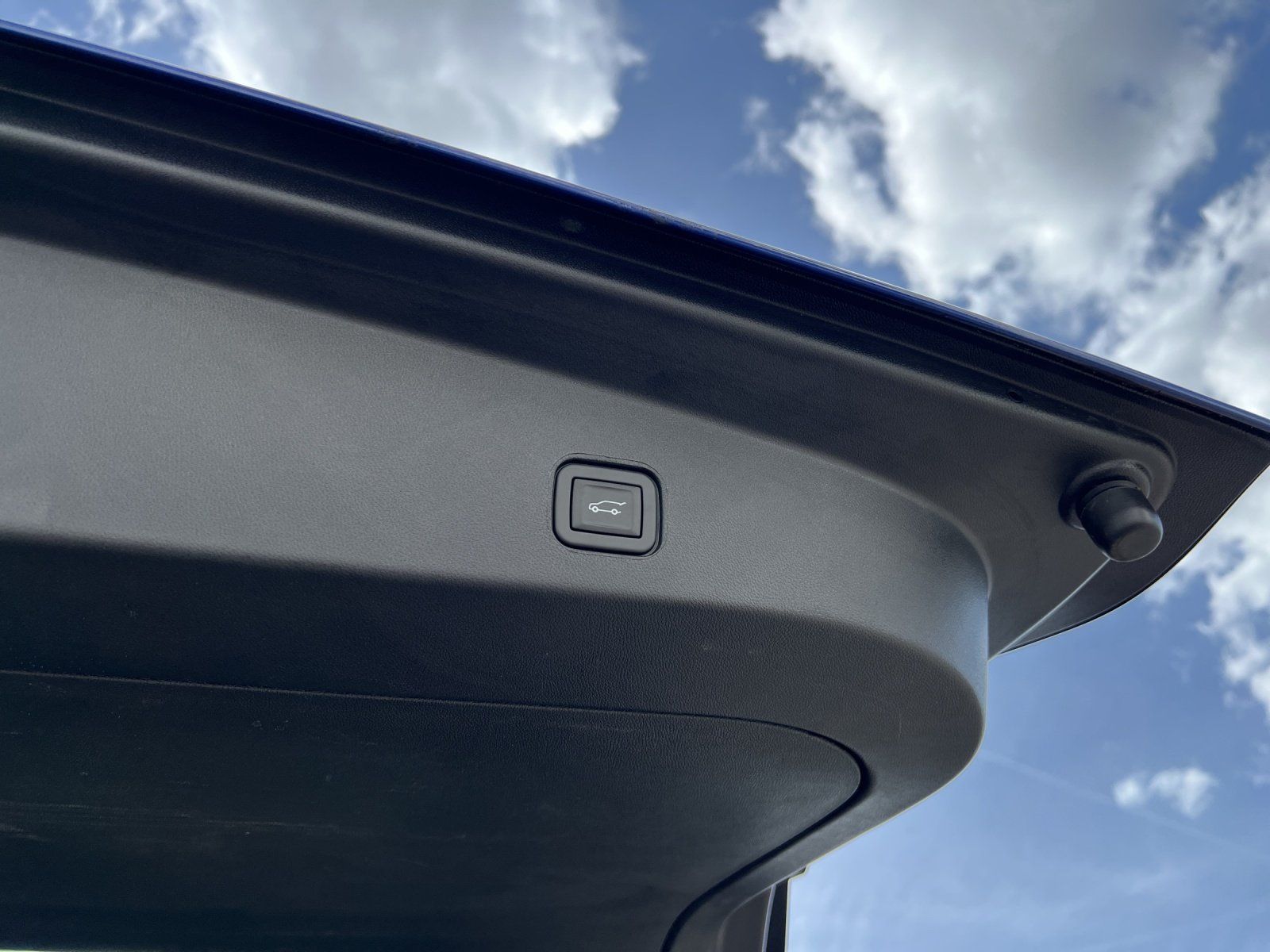 Fahrzeugabbildung Cadillac Lyriq AWD Sport/PANO-DACH/MASSAGE/AKG/ACC/360°KA
