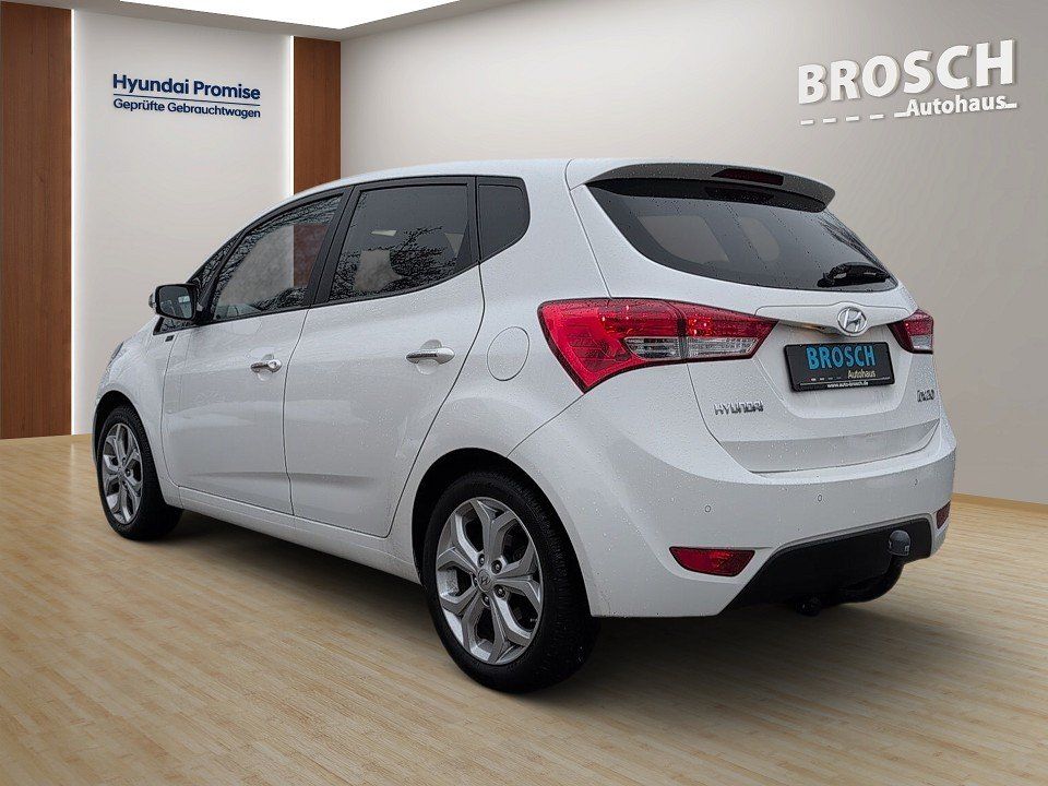 Fahrzeugabbildung Hyundai ix20 1.4 GOLD GARANTIE 1HD WENIG-KM AHK LEDER+BT