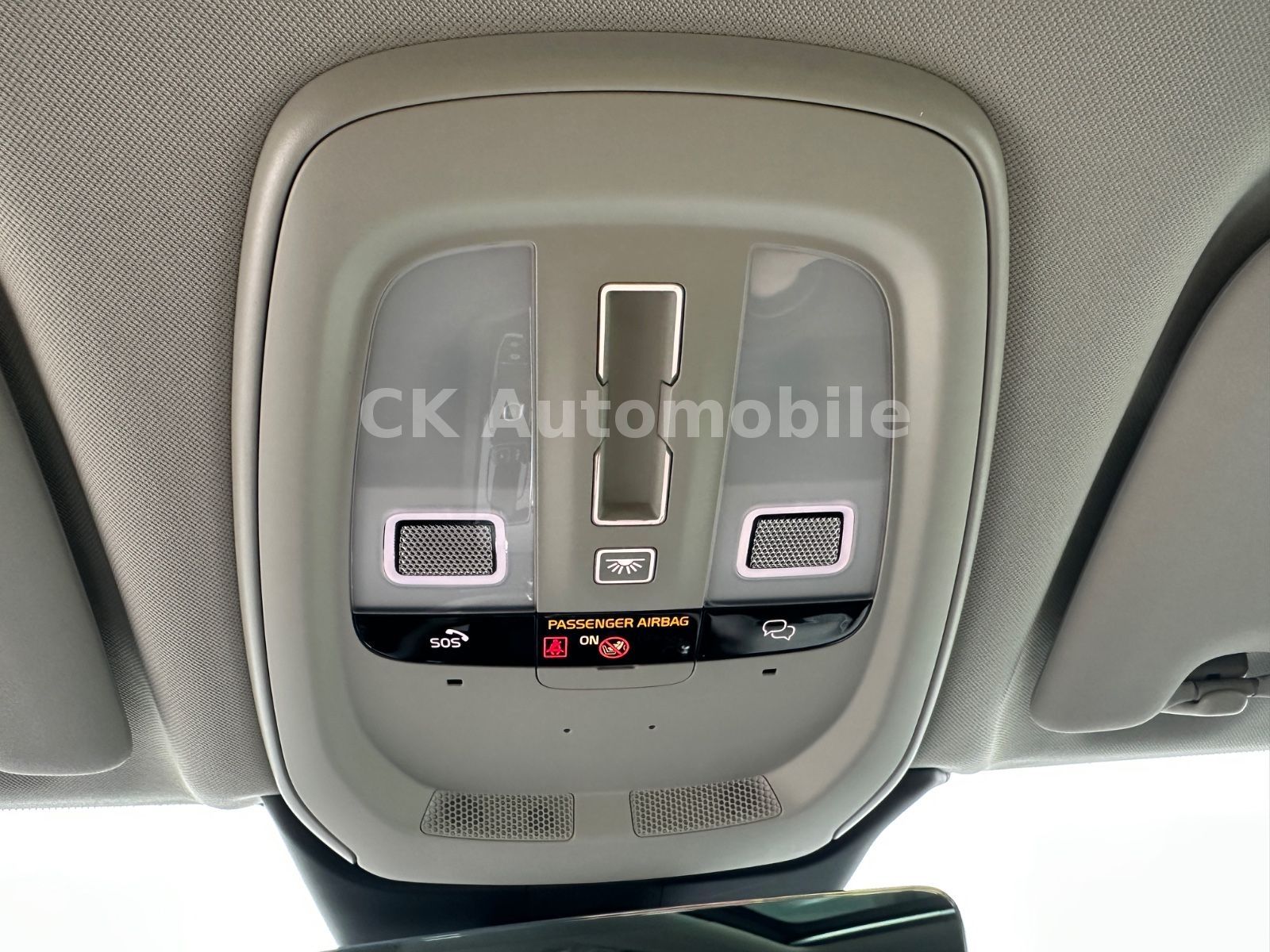 Fahrzeugabbildung Volvo XC60 T6 AWD Recharge Plus Dark/Pano/BLIS/AHK