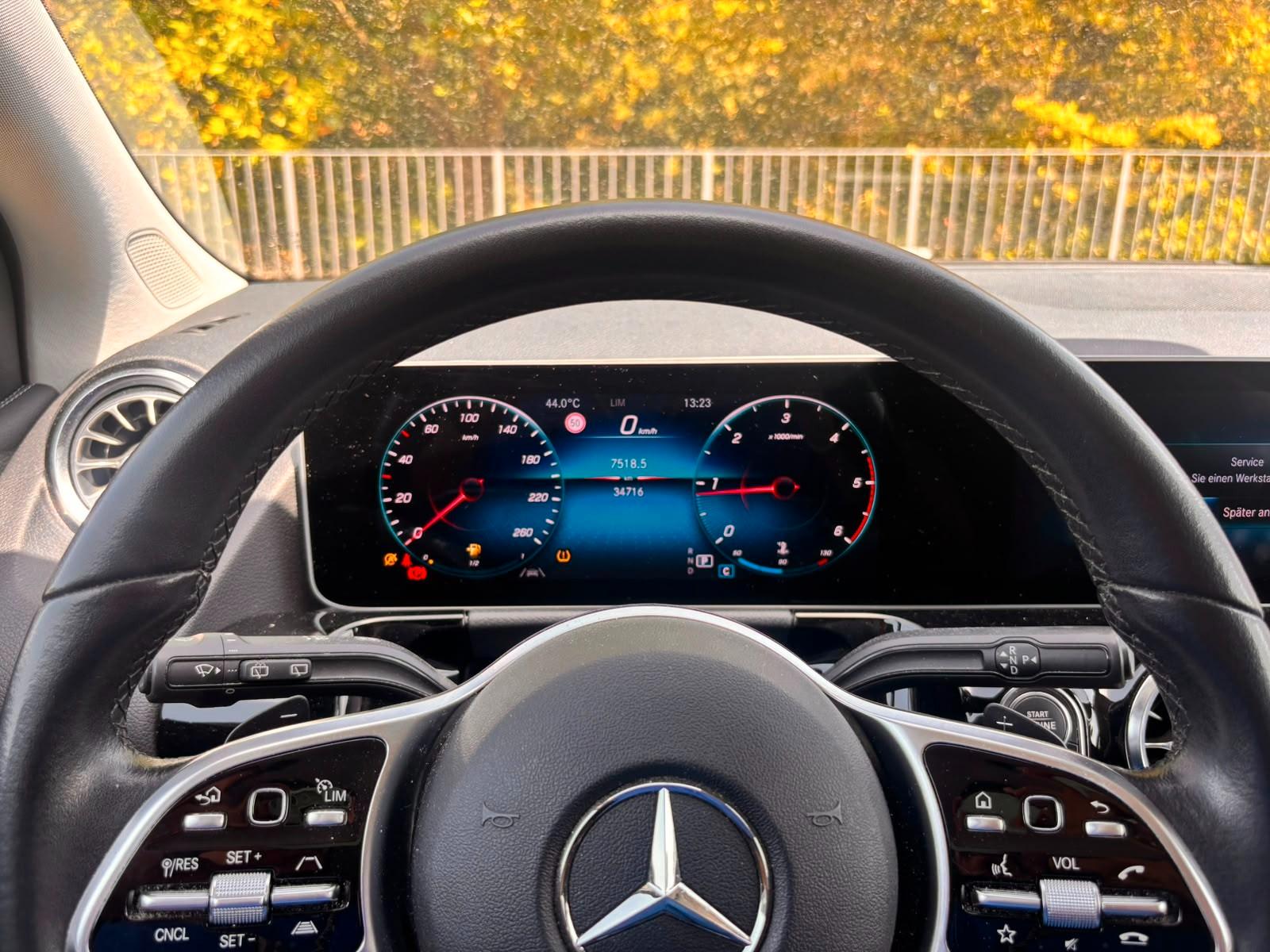 Mercedes-Benz B 220 B B 220 d