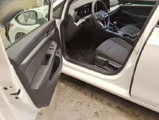 Volkswagen Golf VIII Variant 1.5 TSI Life PANORAMA STANDHZG, миниатюра 3